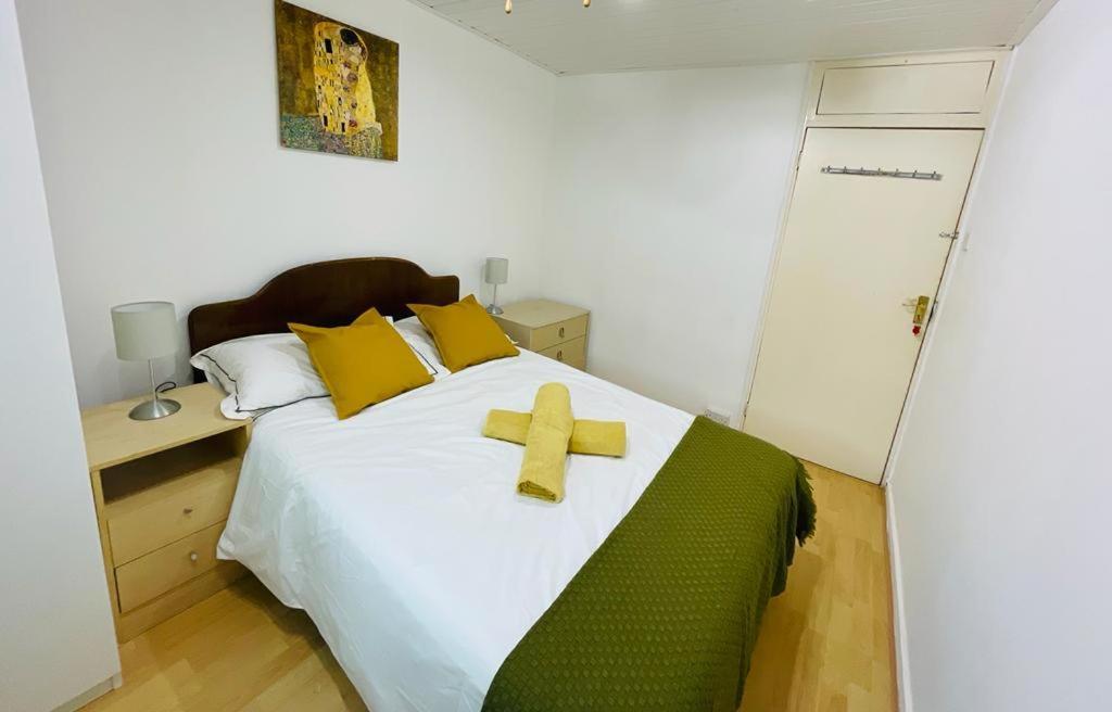 Cosy Flat Close To East Finchley Station Londra Esterno foto